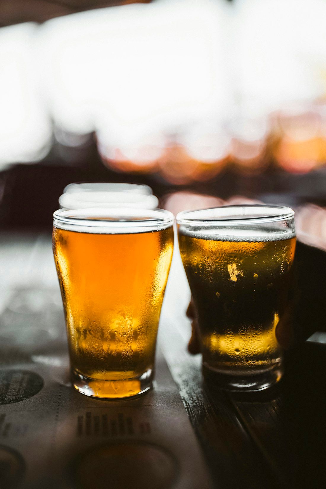 Due boccali di birra chiara